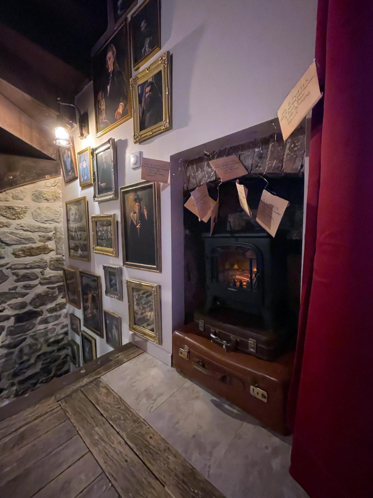 Impasse Des Mysteres - La Maison Des Sorciers Lehon/Dinan Buitenkant foto