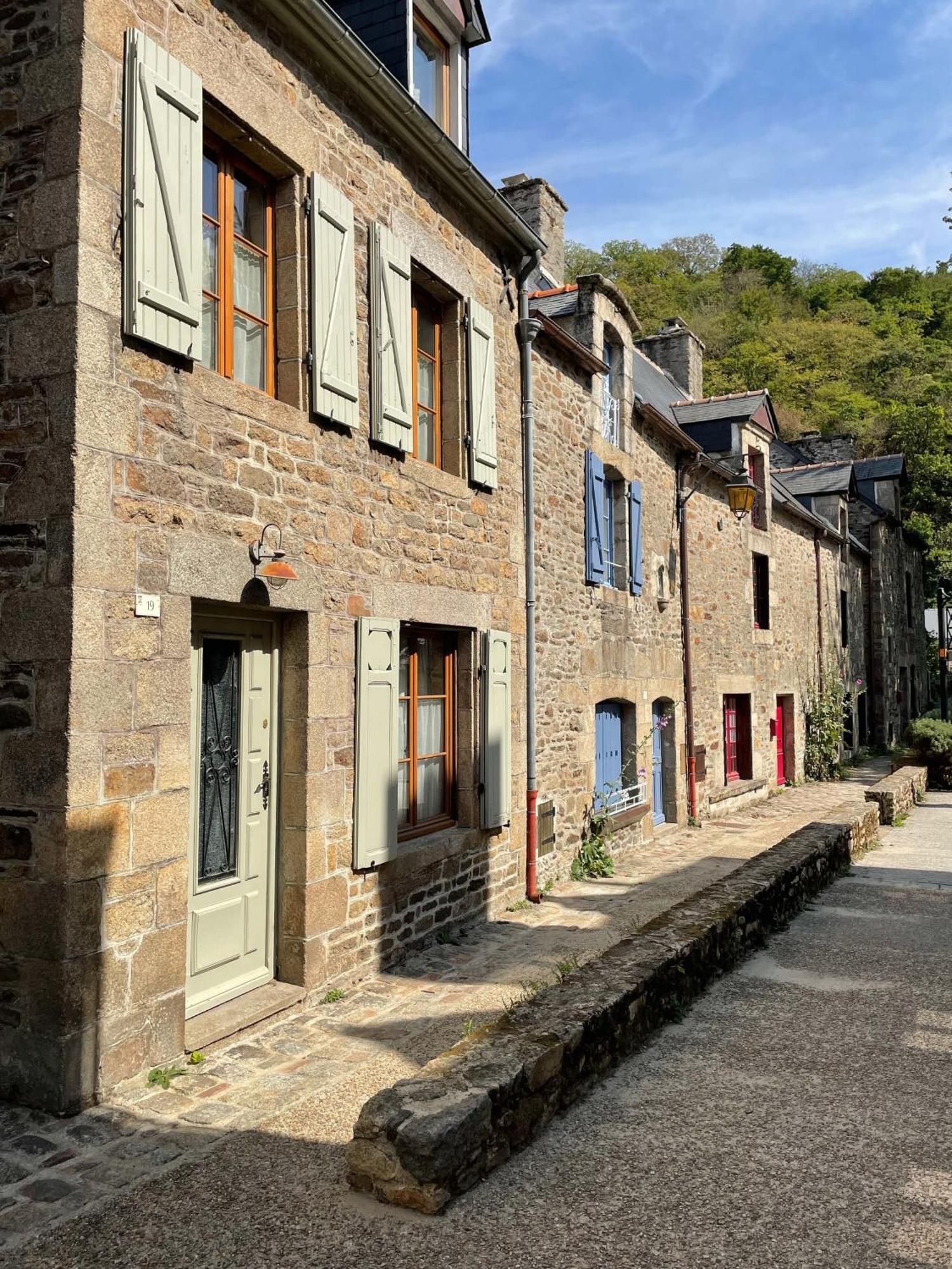 Impasse Des Mysteres - La Maison Des Sorciers Lehon/Dinan Buitenkant foto