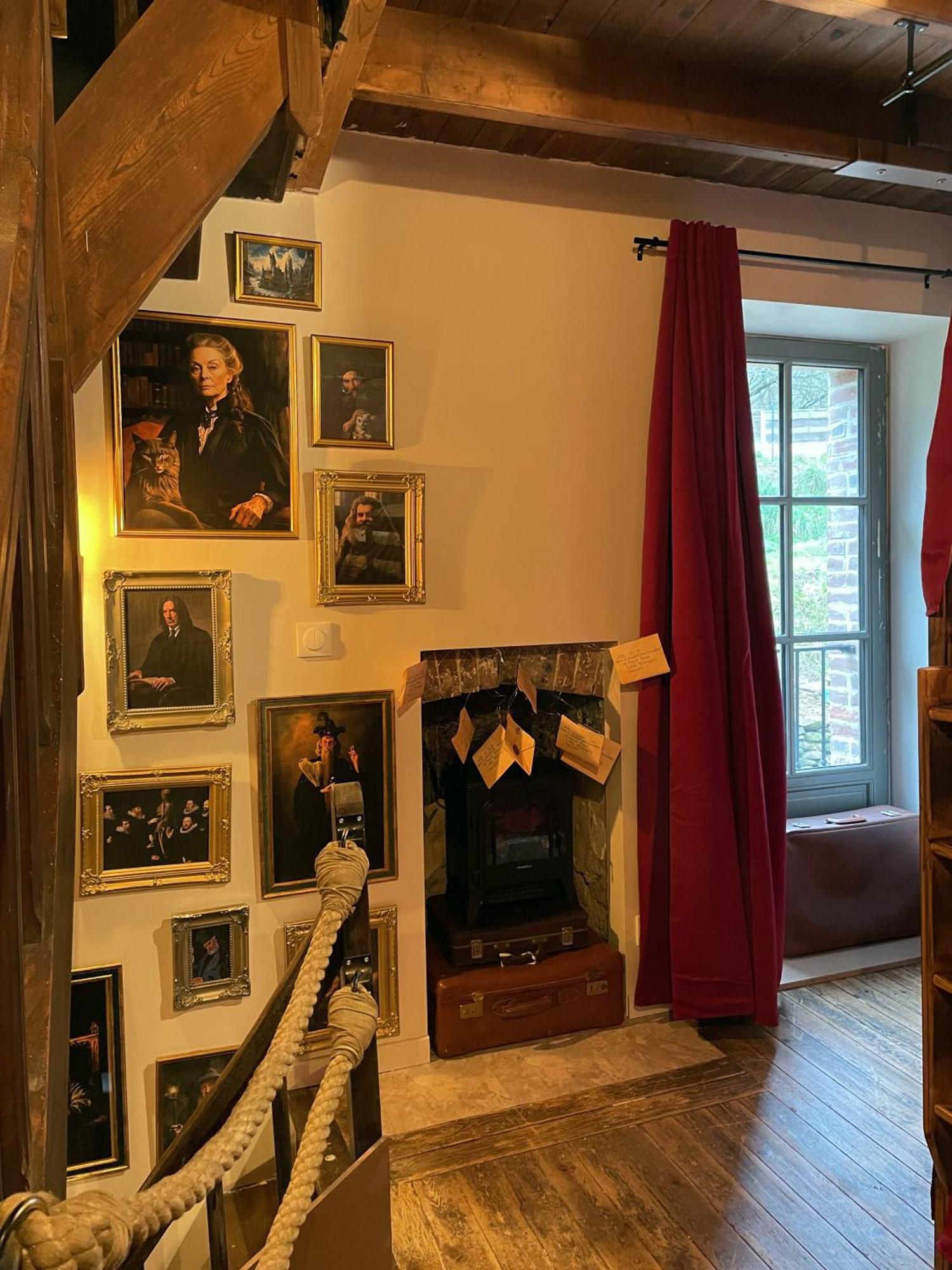 Impasse Des Mysteres - La Maison Des Sorciers Lehon/Dinan Buitenkant foto