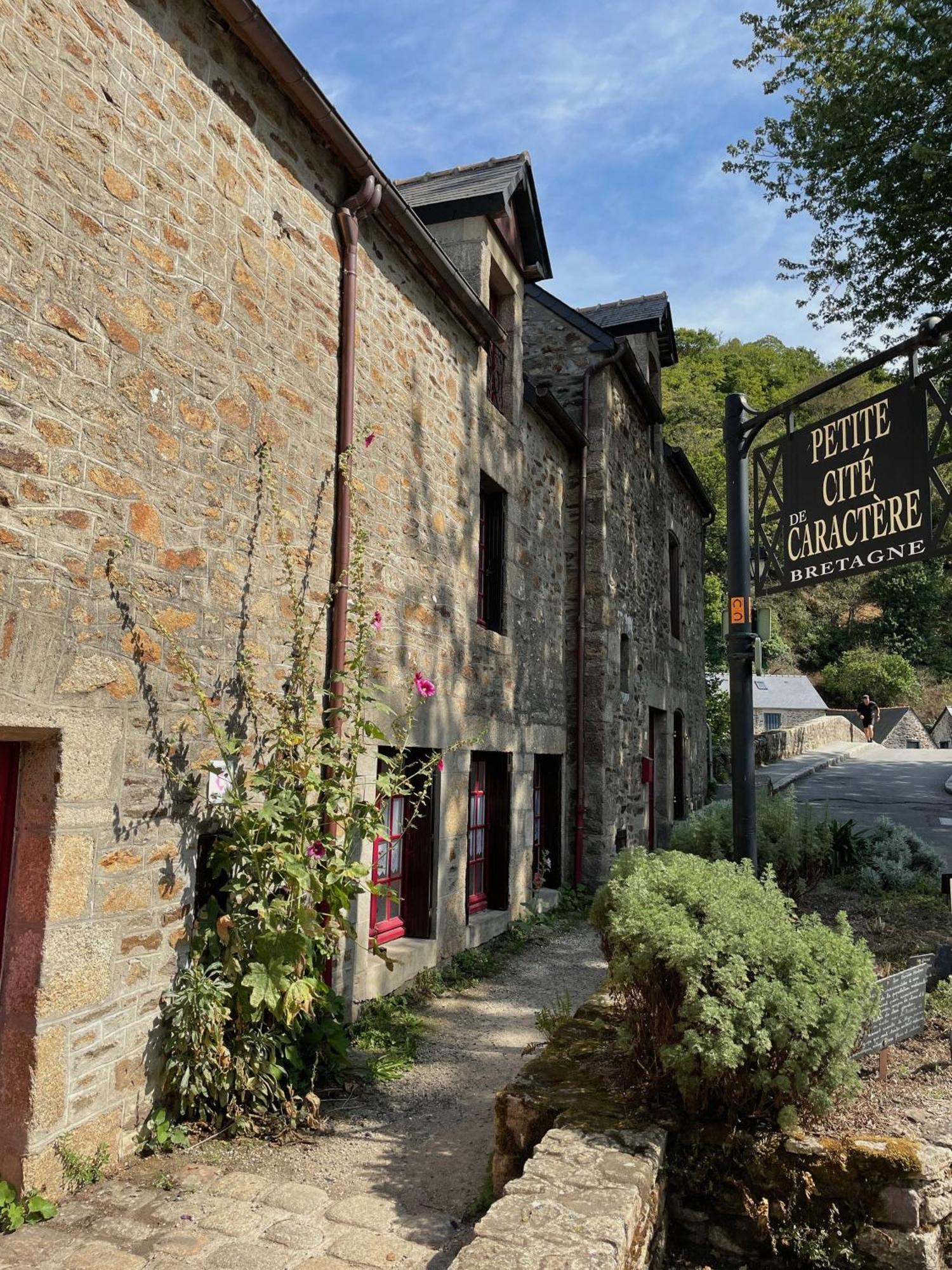Impasse Des Mysteres - La Maison Des Sorciers Lehon/Dinan Buitenkant foto